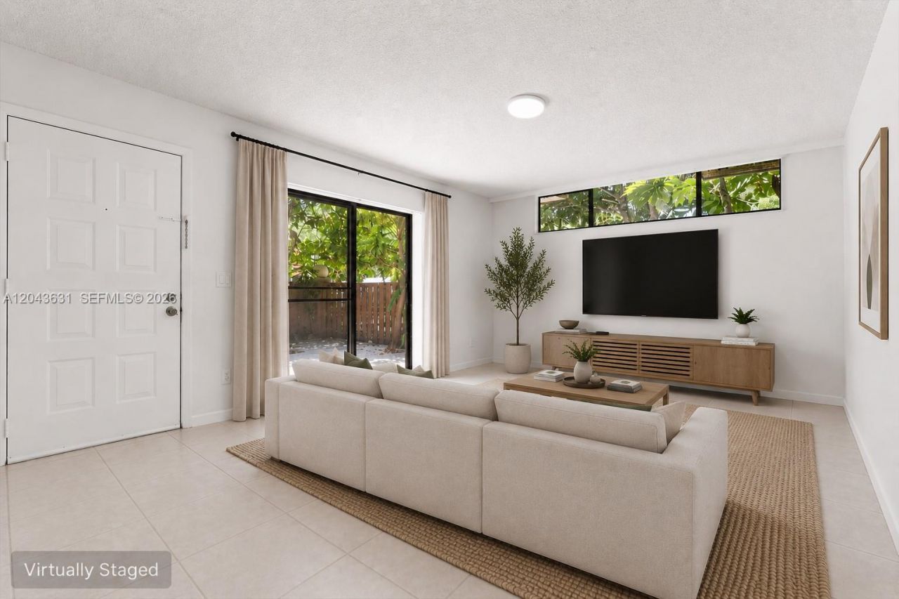 8111 Severn Dr, Unit D, Boca Raton, FL 33433 Photo