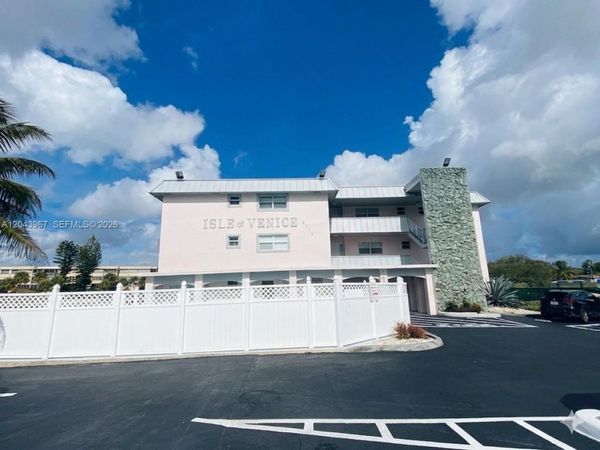 2775 Taft St , Unit 307, Hollywood, FL 33020