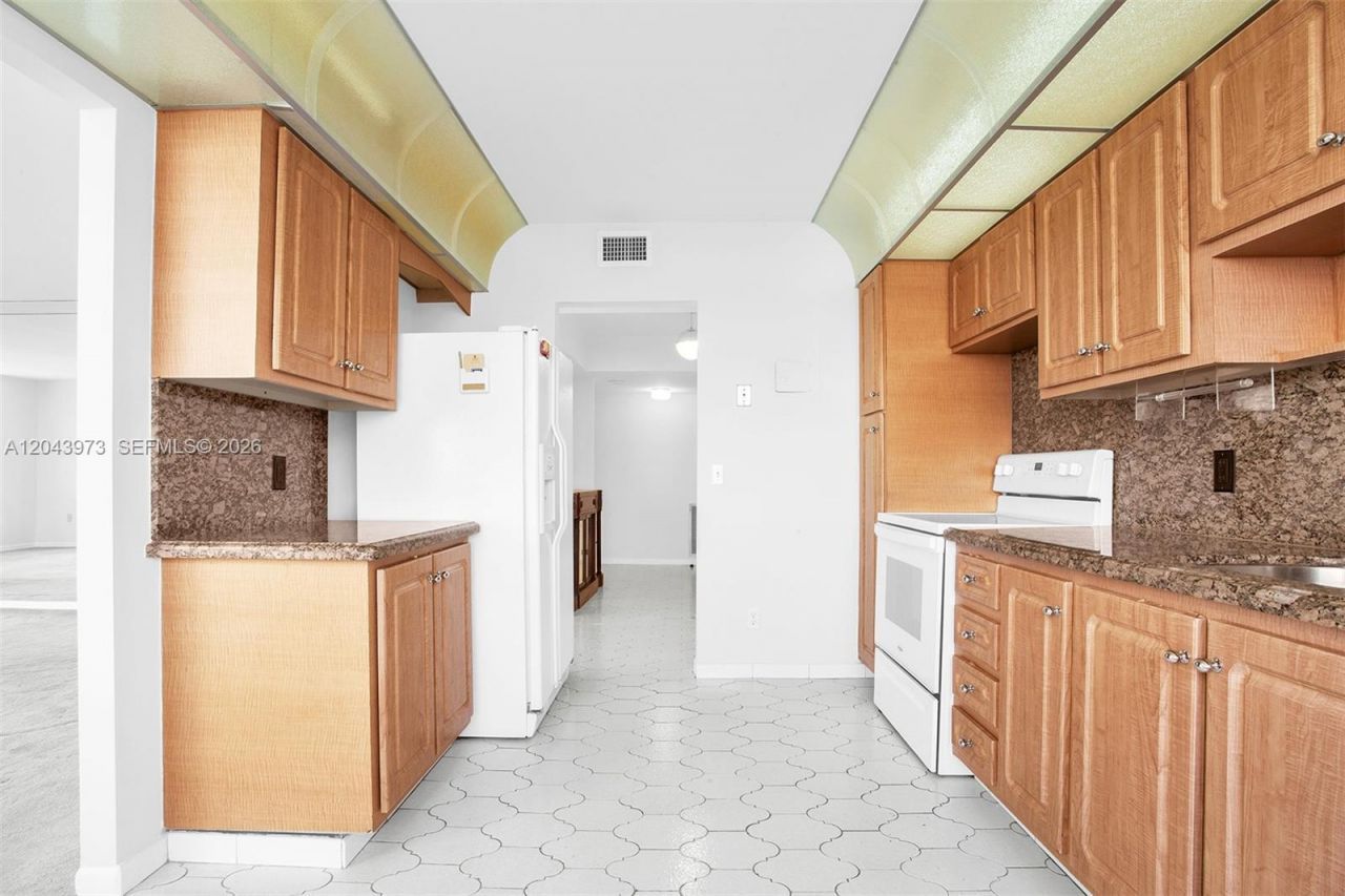 2851 NE 183rd St, Unit 1416E, Aventura, FL 33160 Photo