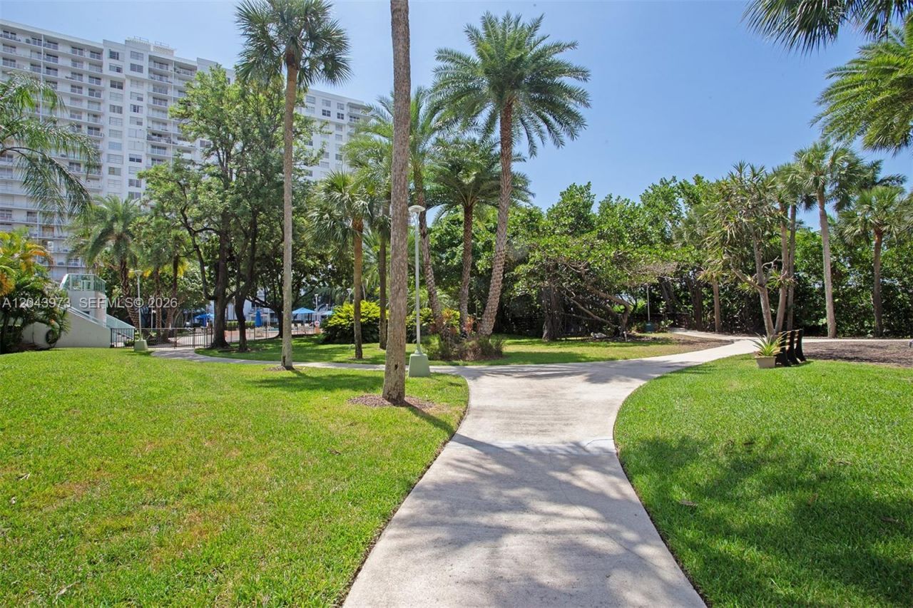 2851 NE 183rd St, Unit 1416E, Aventura, FL 33160 Photo