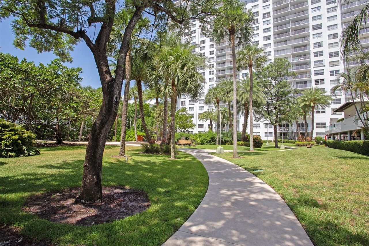2851 NE 183rd St, Unit 1416E, Aventura, FL 33160 Photo