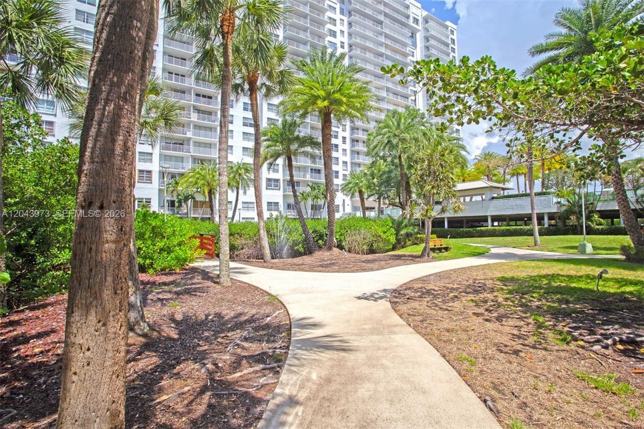 2851 NE 183rd St, Unit 1416E, Aventura, FL 33160 Photo