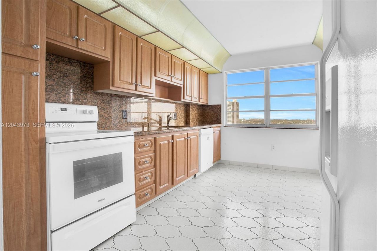 2851 NE 183rd St, Unit 1416E, Aventura, FL 33160 Photo