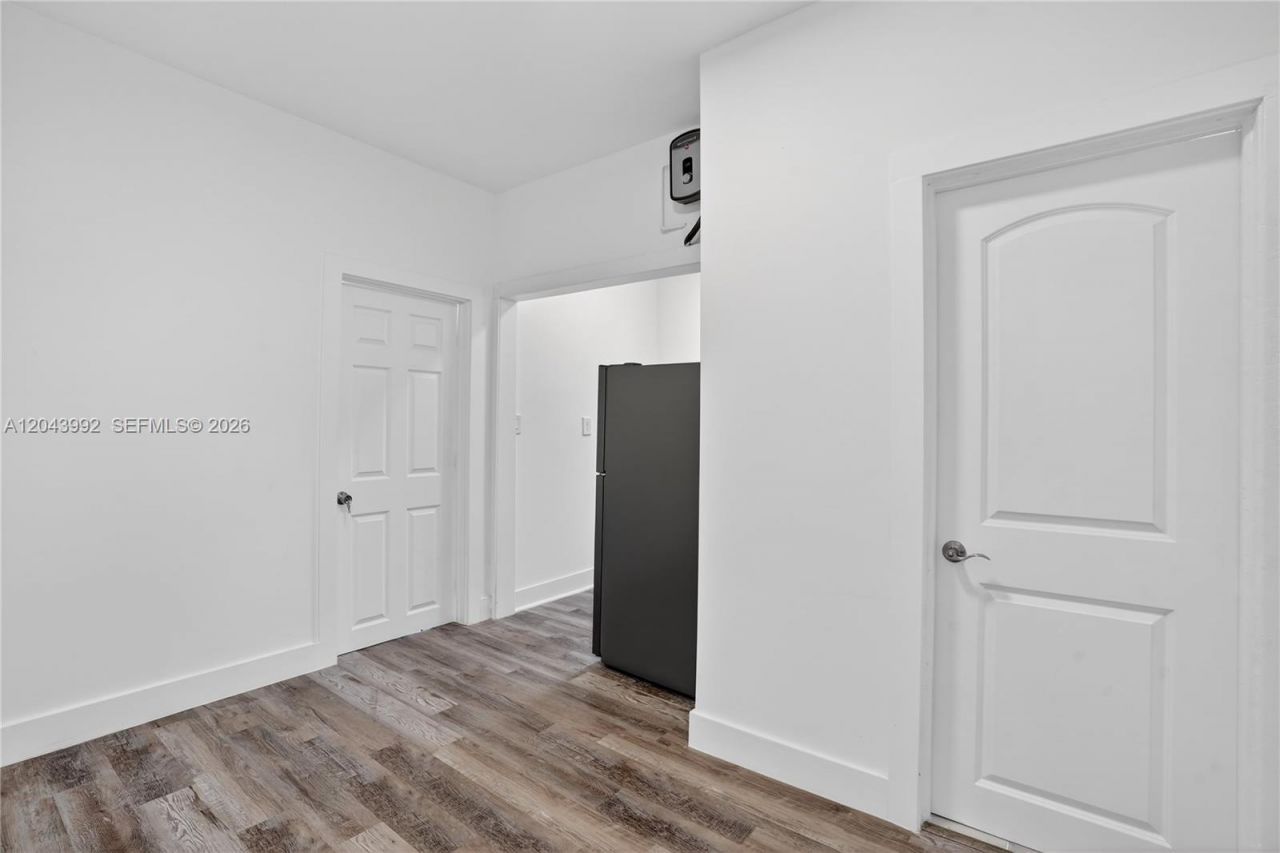 1630 SW 10th St , Unit 5, Miami, FL 33135 Photo