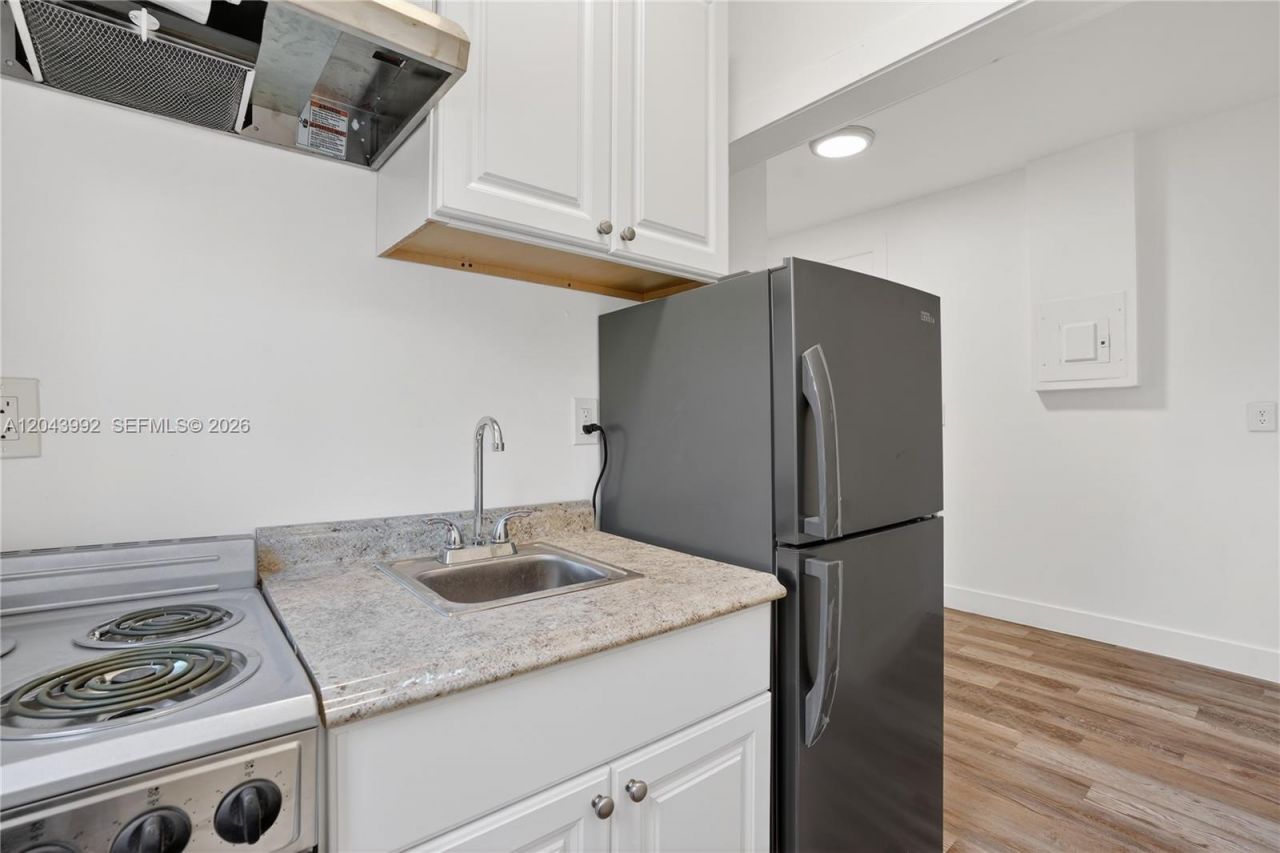 1630 SW 10th St , Unit 5, Miami, FL 33135 Photo