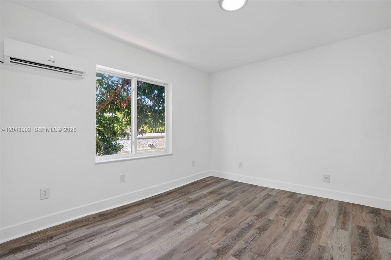 1630 SW 10th St , Unit 5, Miami, FL 33135 Photo
