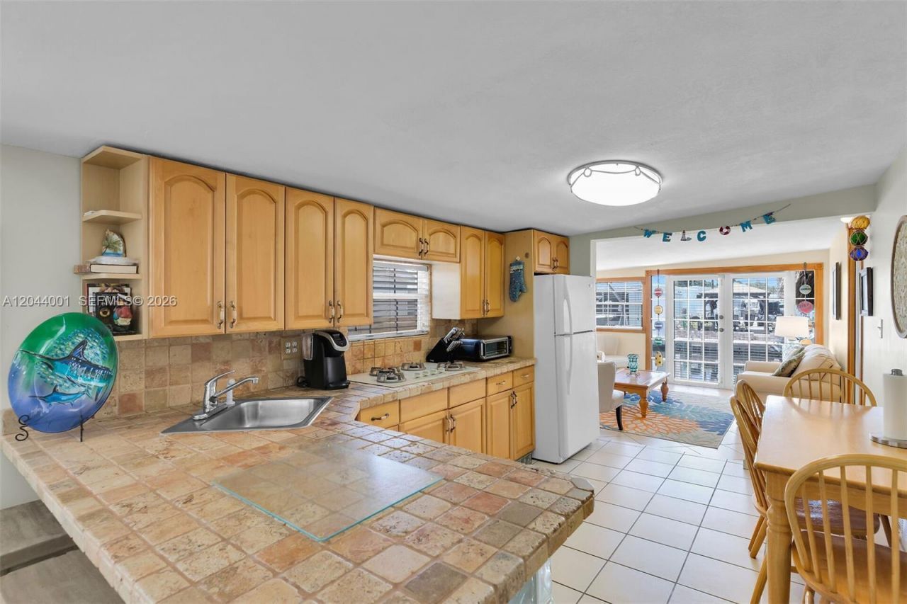 224 W 1st Ct , Key Largo, FL 33037 Photo