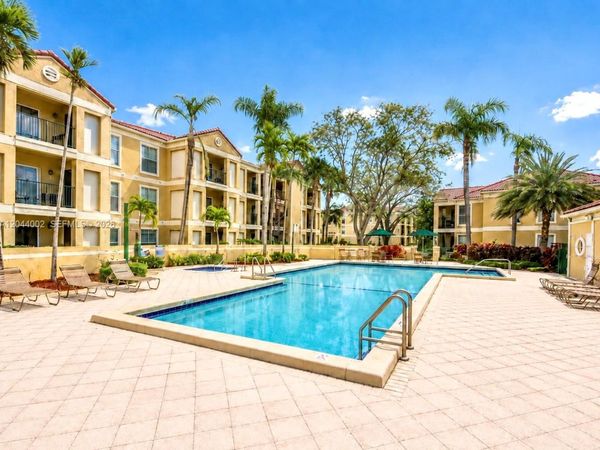977 Riverside Dr, Unit 220, Coral Springs, FL 33071