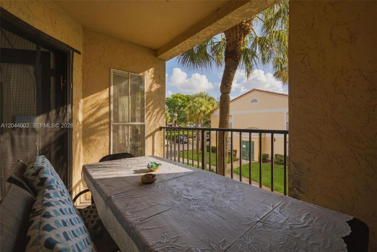 977 Riverside Dr, Unit 220, Coral Springs, FL 33071 Photo