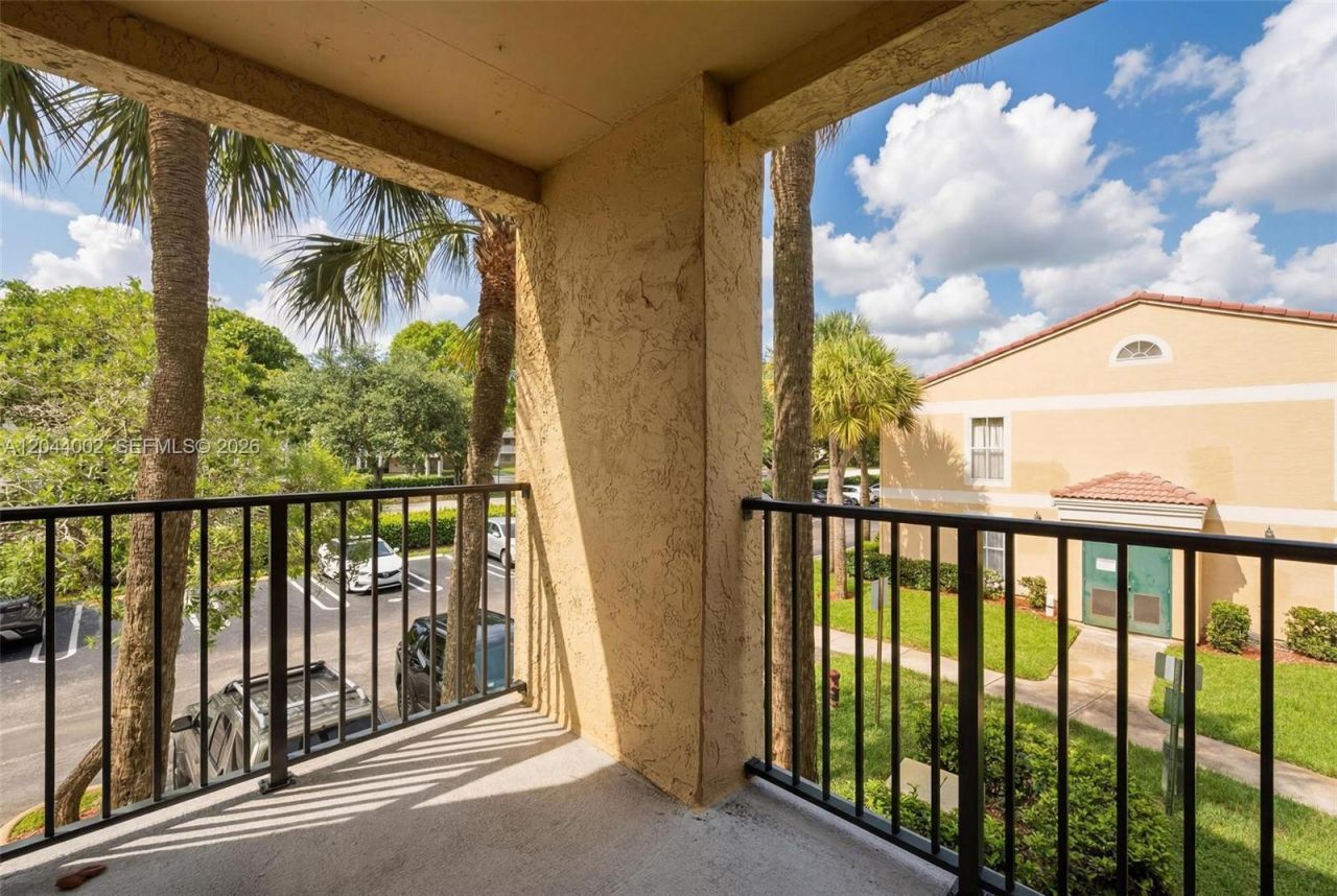977 Riverside Dr, Unit 220, Coral Springs, FL 33071 Photo