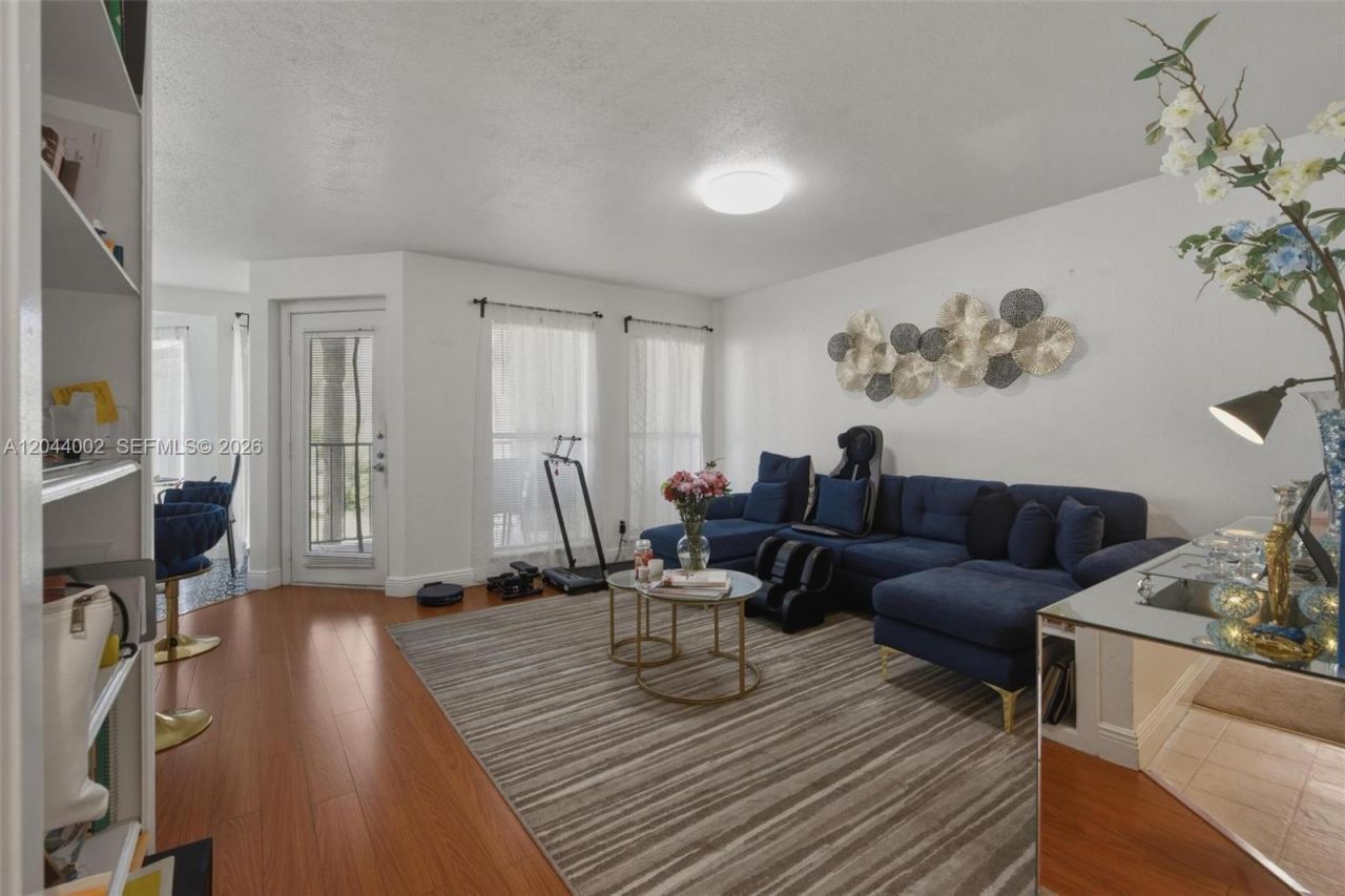 977 Riverside Dr, Unit 220, Coral Springs, FL 33071 Photo