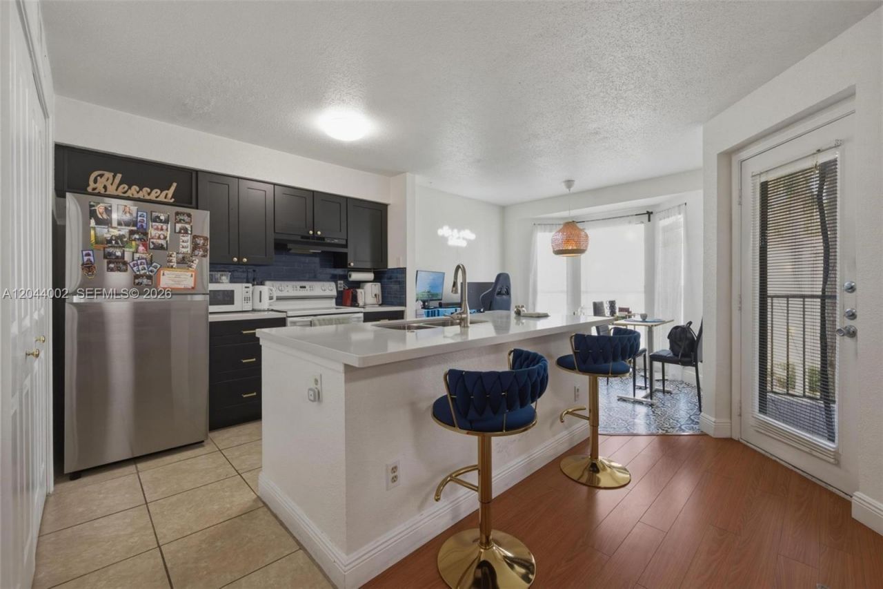 977 Riverside Dr, Unit 220, Coral Springs, FL 33071 Photo