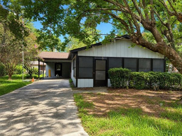 8498 NW 42ND CIRCLE , GAINESVILLE, FL 32653