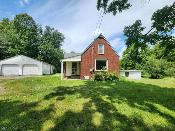 3448 Seifert Lewis Road , Hubbard, OH 44425