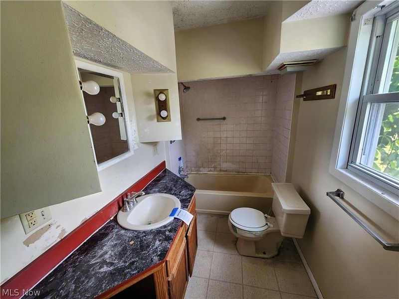 3448 Seifert Lewis Road, Hubbard, OH 44425 Photo 9