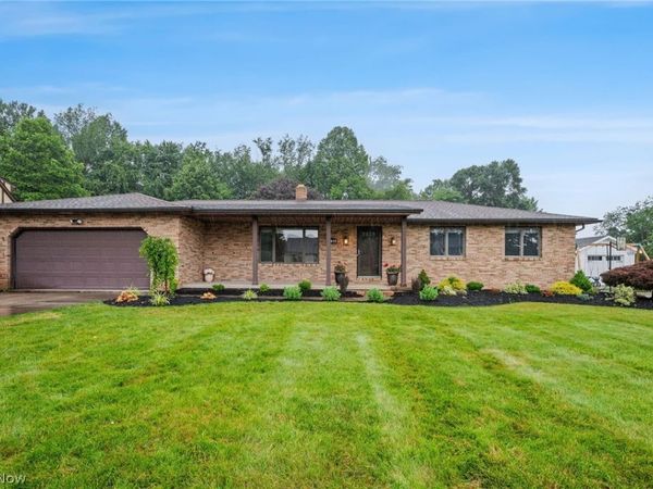 2411 Sucrose Drive , Green, OH 44312