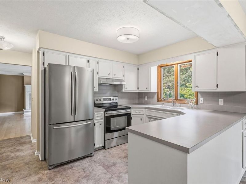 2411 Sucrose Drive, Green, OH 44312 Photo 12
