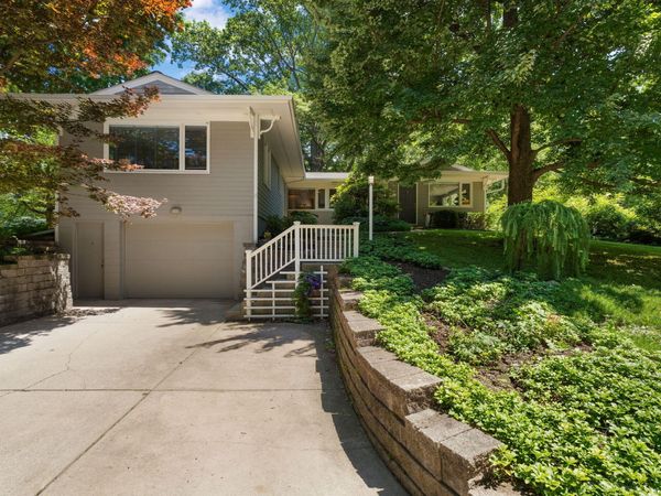 1412 Del Vista Drive , Valparaiso, IN 46385