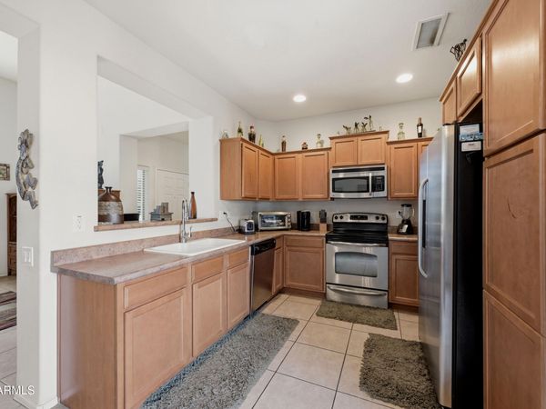 8429 W VERNON Avenue, Phoenix, AZ 85037