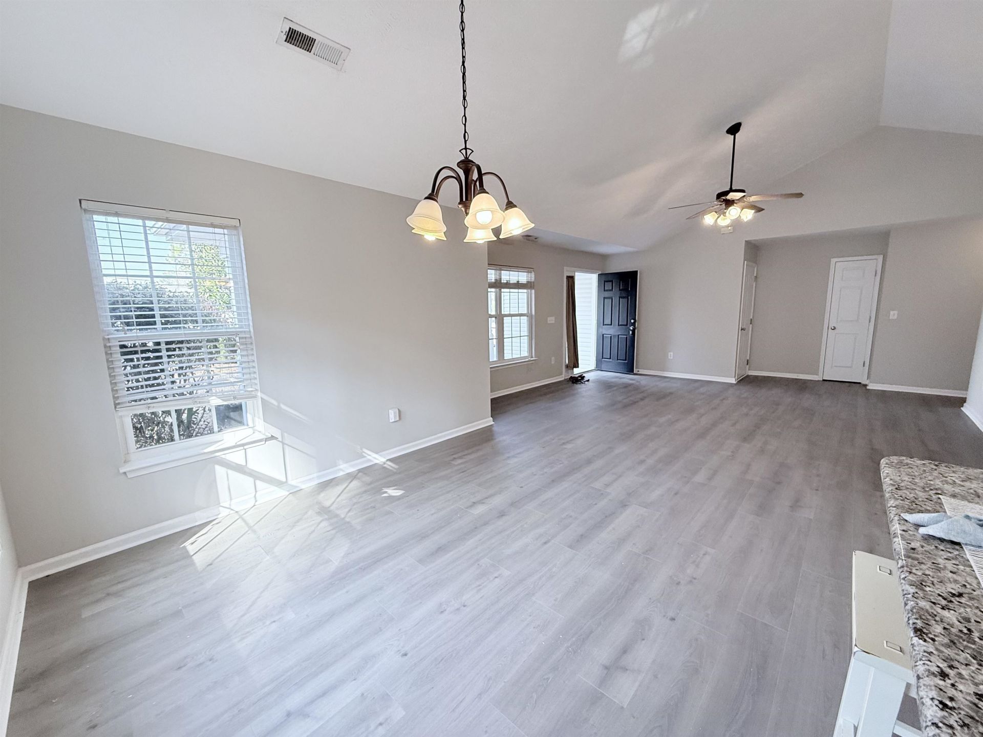 412 Callie Dr. Photo 11