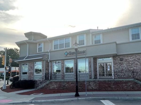 4 Emerson Plaza, EMERSON, NJ 07630
