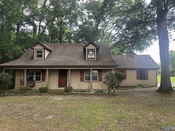 1809 Parker Road SE, Hartselle, AL 35640