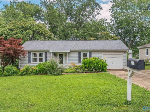 313 Crestview Street, Athens, AL 35611