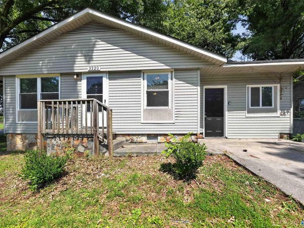3220 Delia Lane NW, Huntsville, AL 35810
