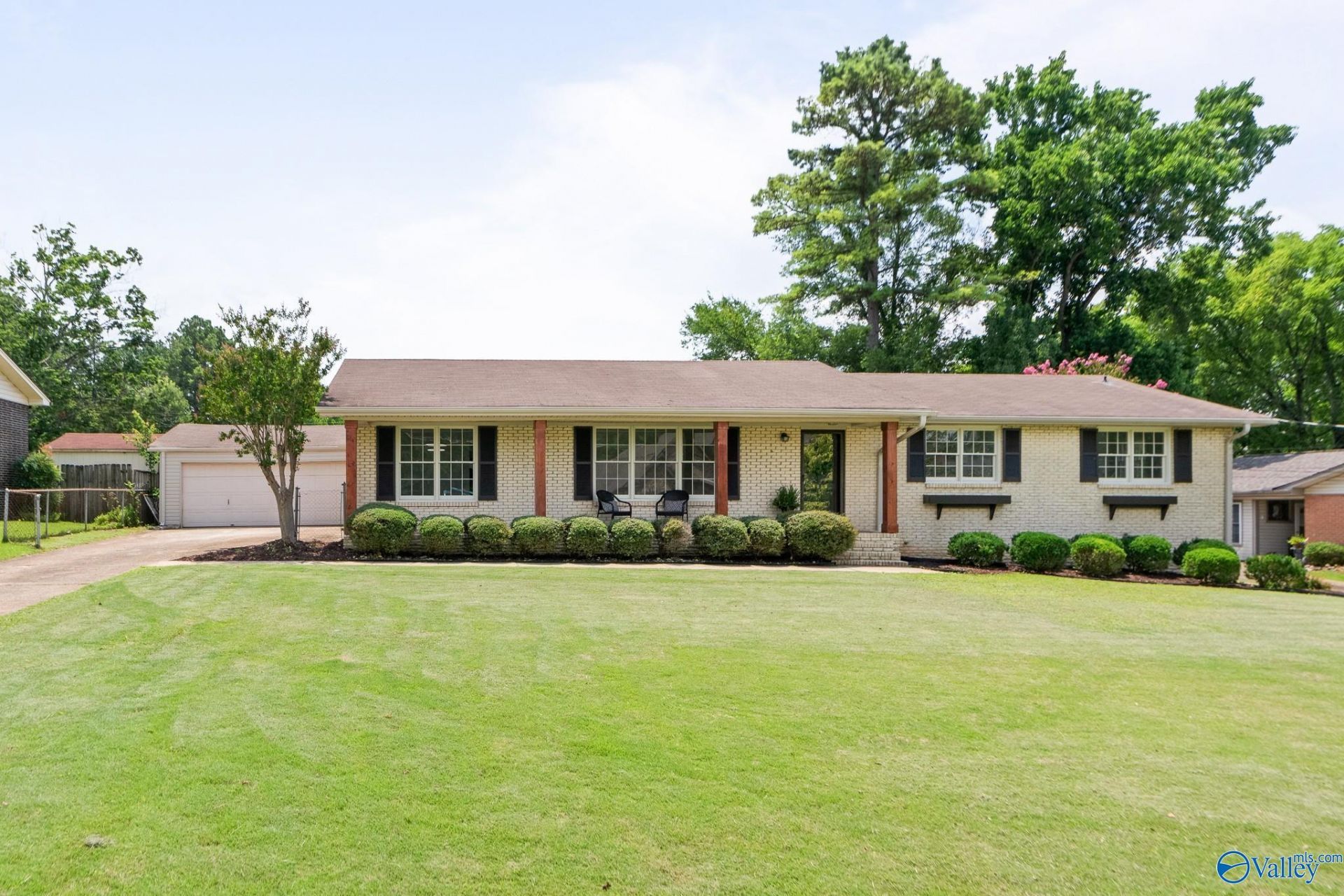 8010 Navios Drive Se, Huntsville, AL 35802 Main Photo
