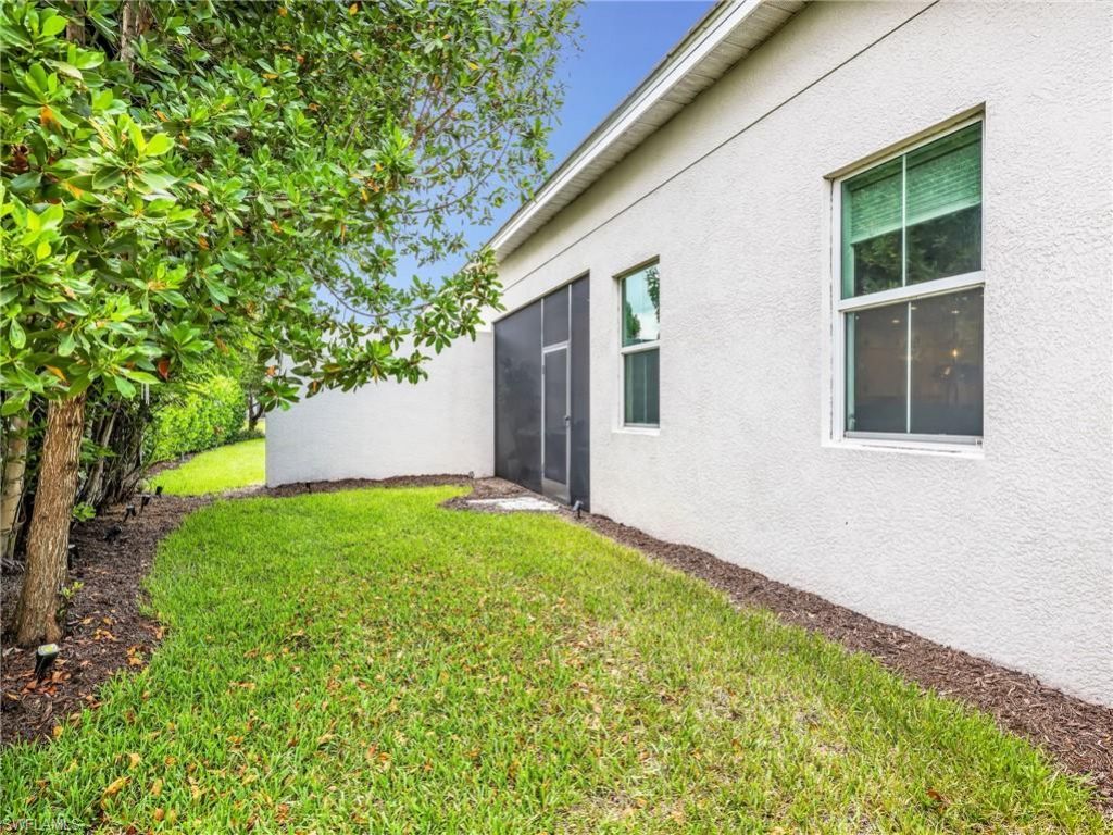 8958 Saint Lucia Dr, Naples, FL 34114 Photo