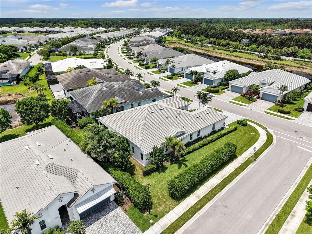 8958 Saint Lucia Dr, Naples, FL 34114 Photo