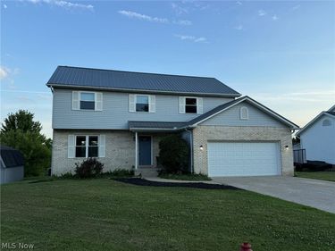 9724 Lafont Circle NE, Bolivar, OH 44612