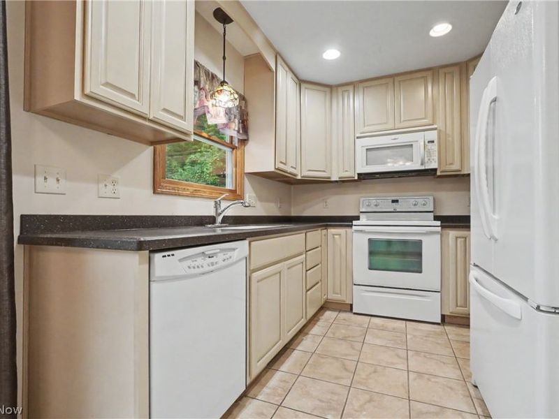 2704 Lyman Drive, New Franklin, OH 44216 Photo 14