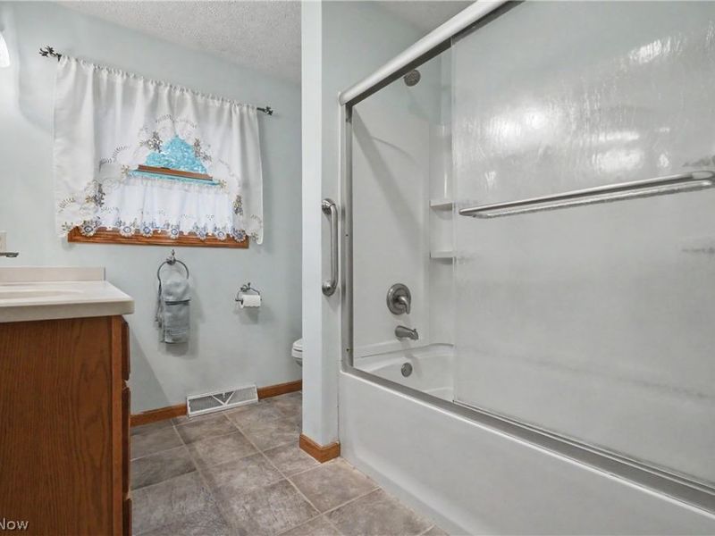 2704 Lyman Drive, New Franklin, OH 44216 Photo 18