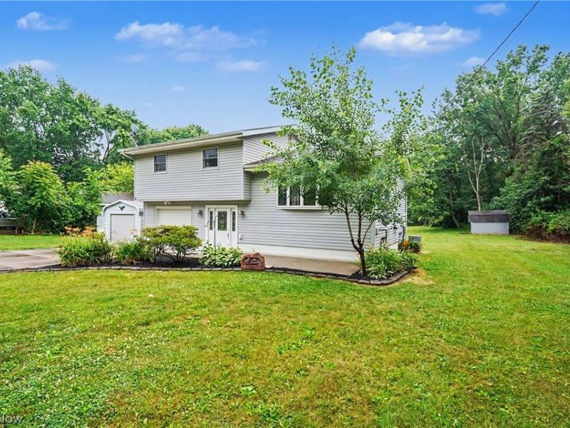 2704 Lyman Drive, New Franklin, OH 44216 Photo 4