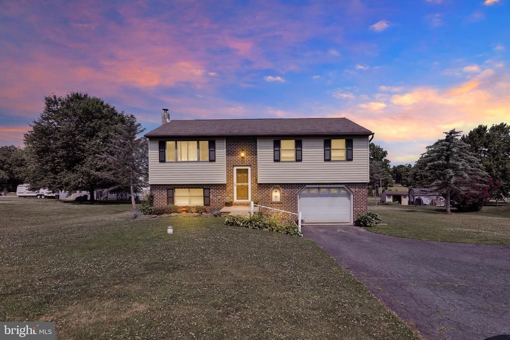 220 PLEASANT VALLEY ROAD , EAST EARL, PA 17519