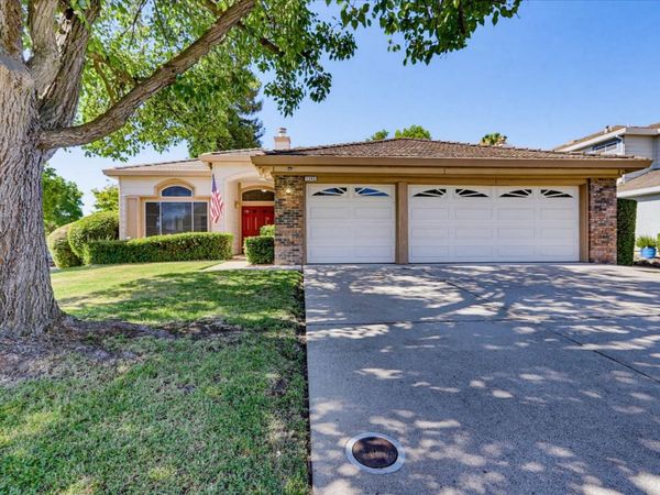 1243 Canevari Dr, Roseville, CA 95747