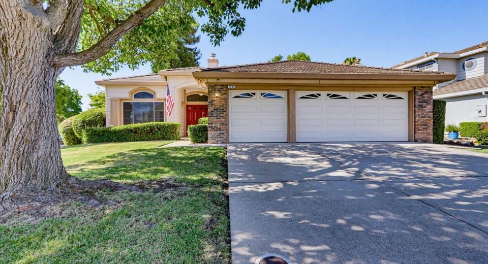 1243 Canevari Dr, Roseville, CA 95747 Photo