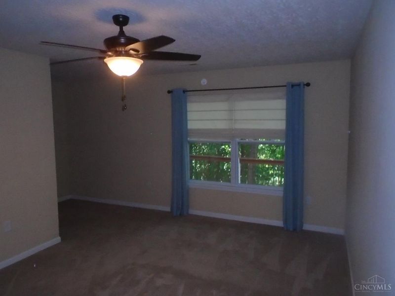 74 W Persimmon Drive, Hamilton, OH 45013 Photo 15