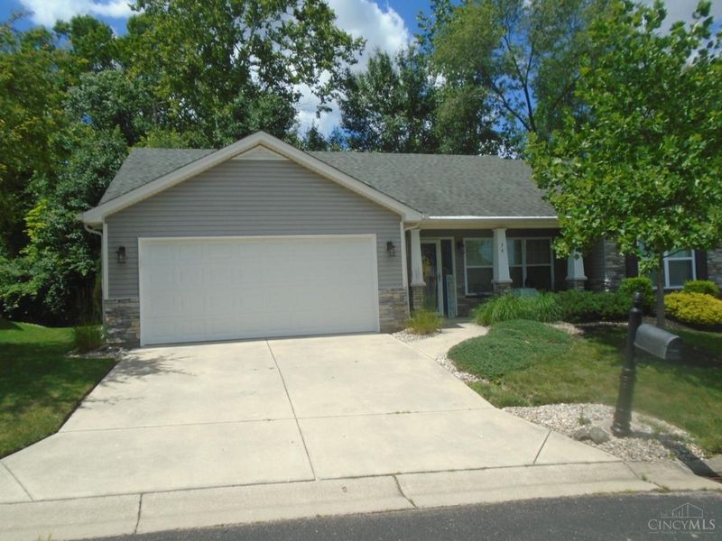74 W Persimmon Drive, Hamilton, OH 45013 Photo 2