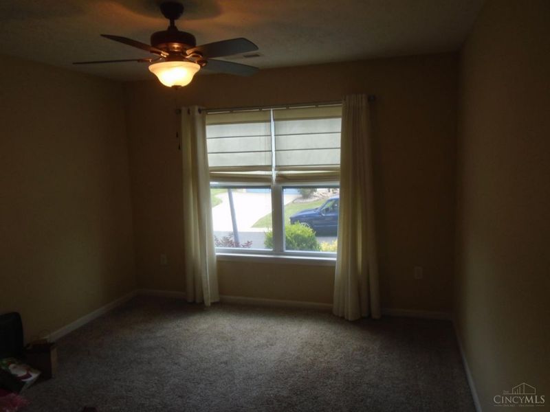 74 W Persimmon Drive, Hamilton, OH 45013 Photo 22