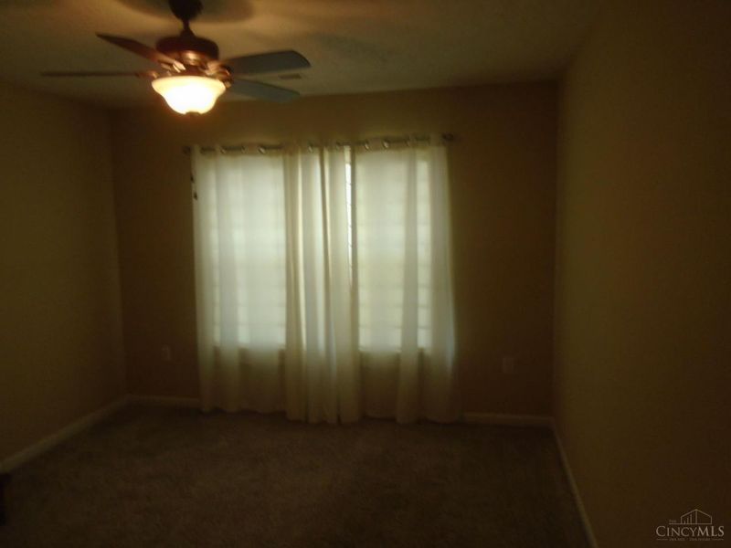 74 W Persimmon Drive, Hamilton, OH 45013 Photo 22