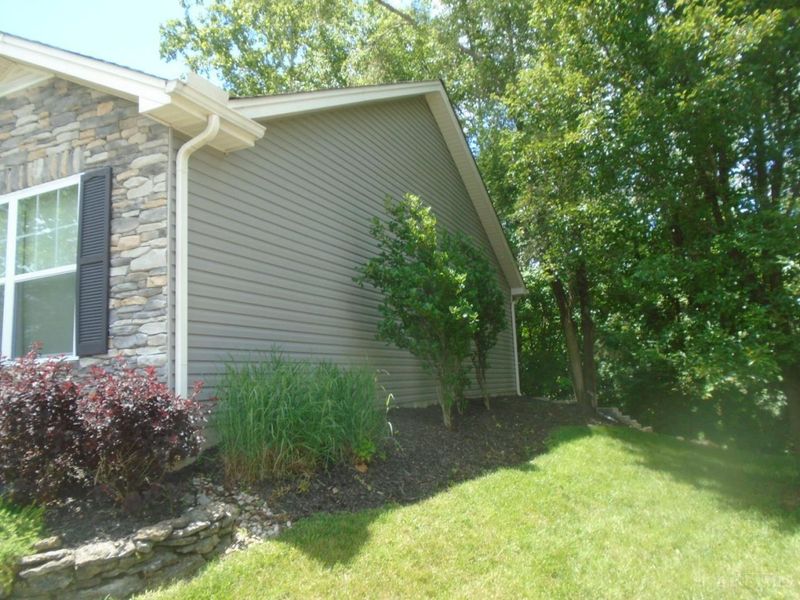 74 W Persimmon Drive, Hamilton, OH 45013 Photo 3