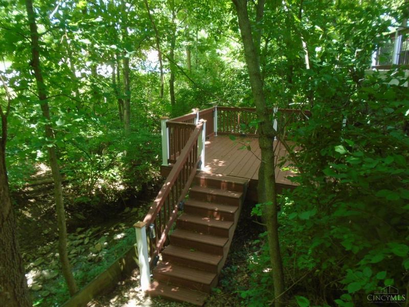 74 W Persimmon Drive, Hamilton, OH 45013 Photo 9