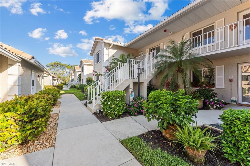 5928 Cranbrook Way, Unit D202, Naples, FL 34112 Photo
