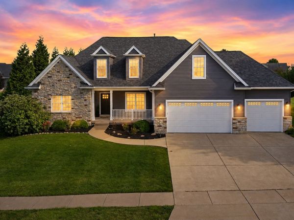 5089 Wyndham Court, Bettendorf, IA 52722