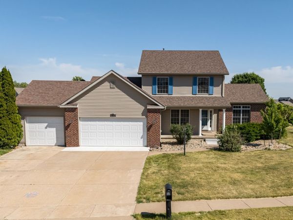 11 JACOB Drive , Eldridge, IA 52478