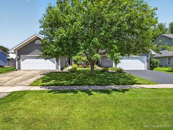330 W Amie Avenue , Hinckley, IL 60520