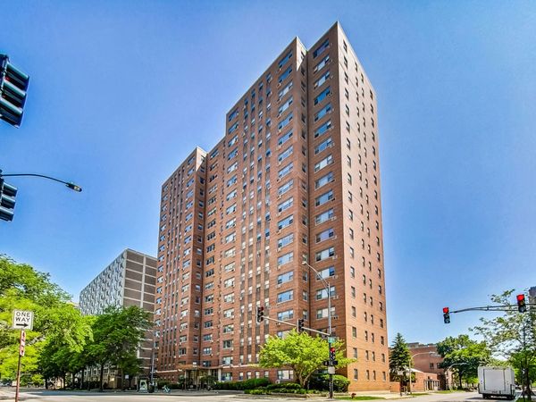 2909 N Sheridan Road , Unit 114, Chicago, IL 60657
