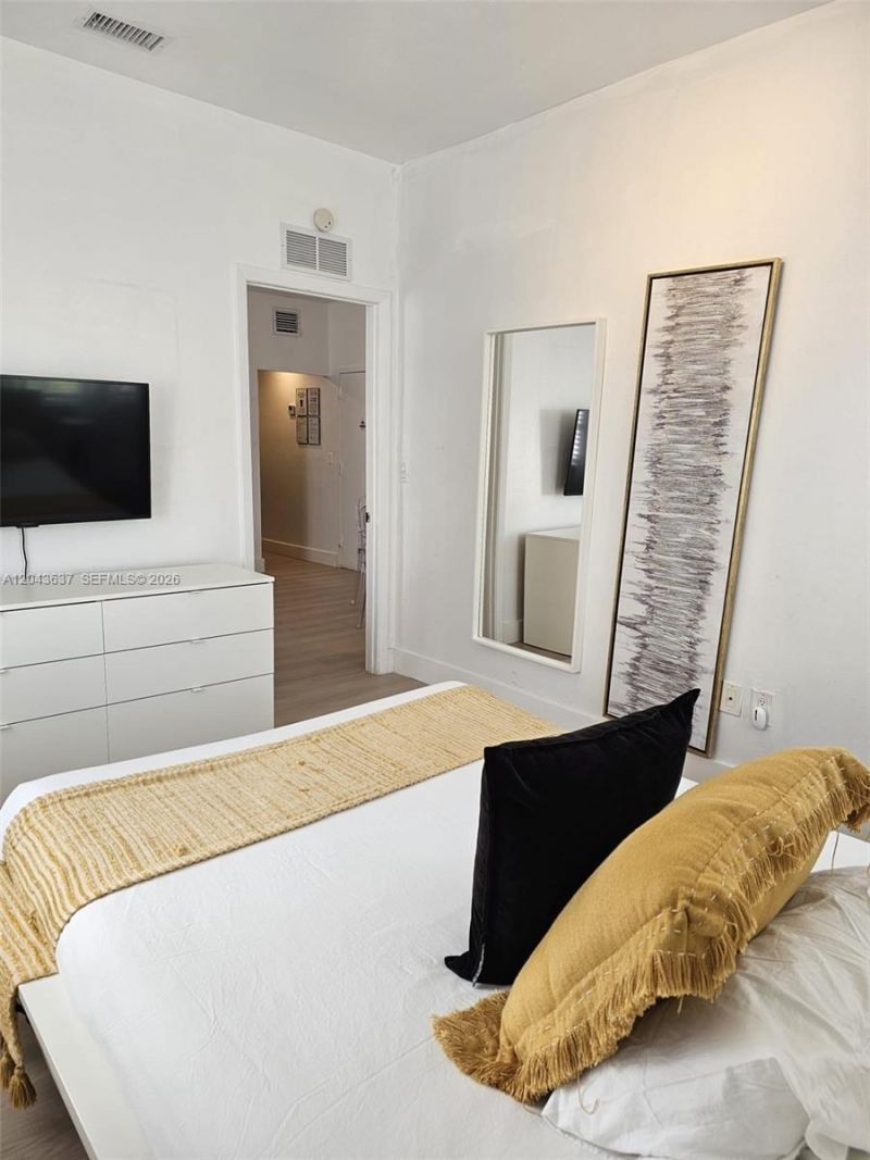 750 Collins Ave, Unit 306, Miami Beach, FL 33139 Photo